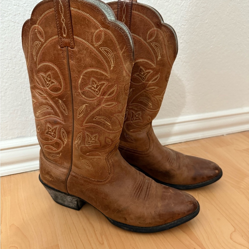 Ariat Boots Women - Size 7